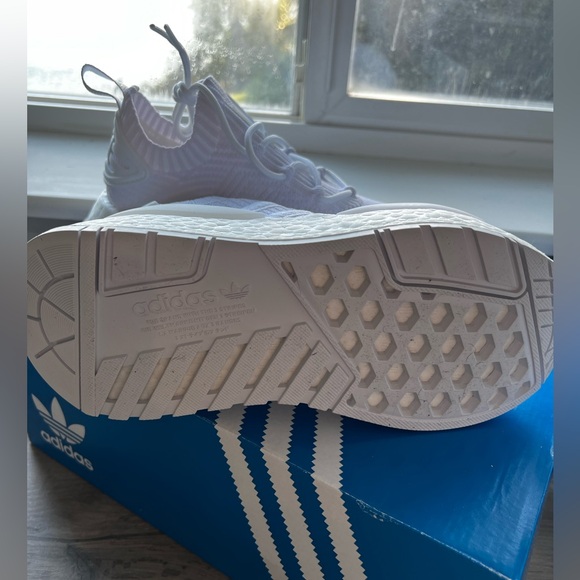 Adidas sneaker, bright white, brand new, size 8US - Picture 5 of 6